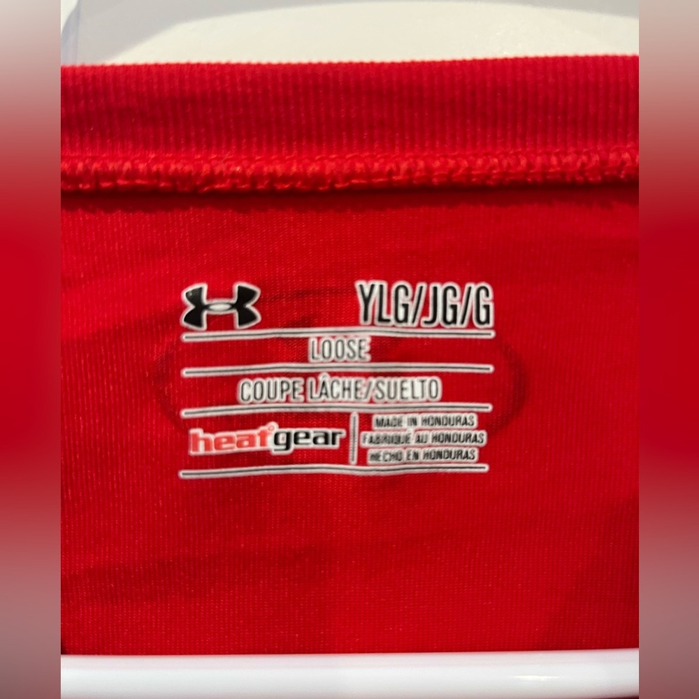 YL Red Under Armour Tshirt - Picture 2 of 4